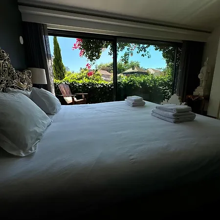 Exclusive Luxury With S-pool & Garden Villa *